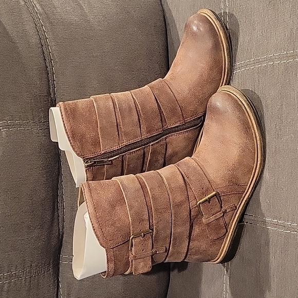 Motorcycle Style Distressed Boot - Picture 1 of 6